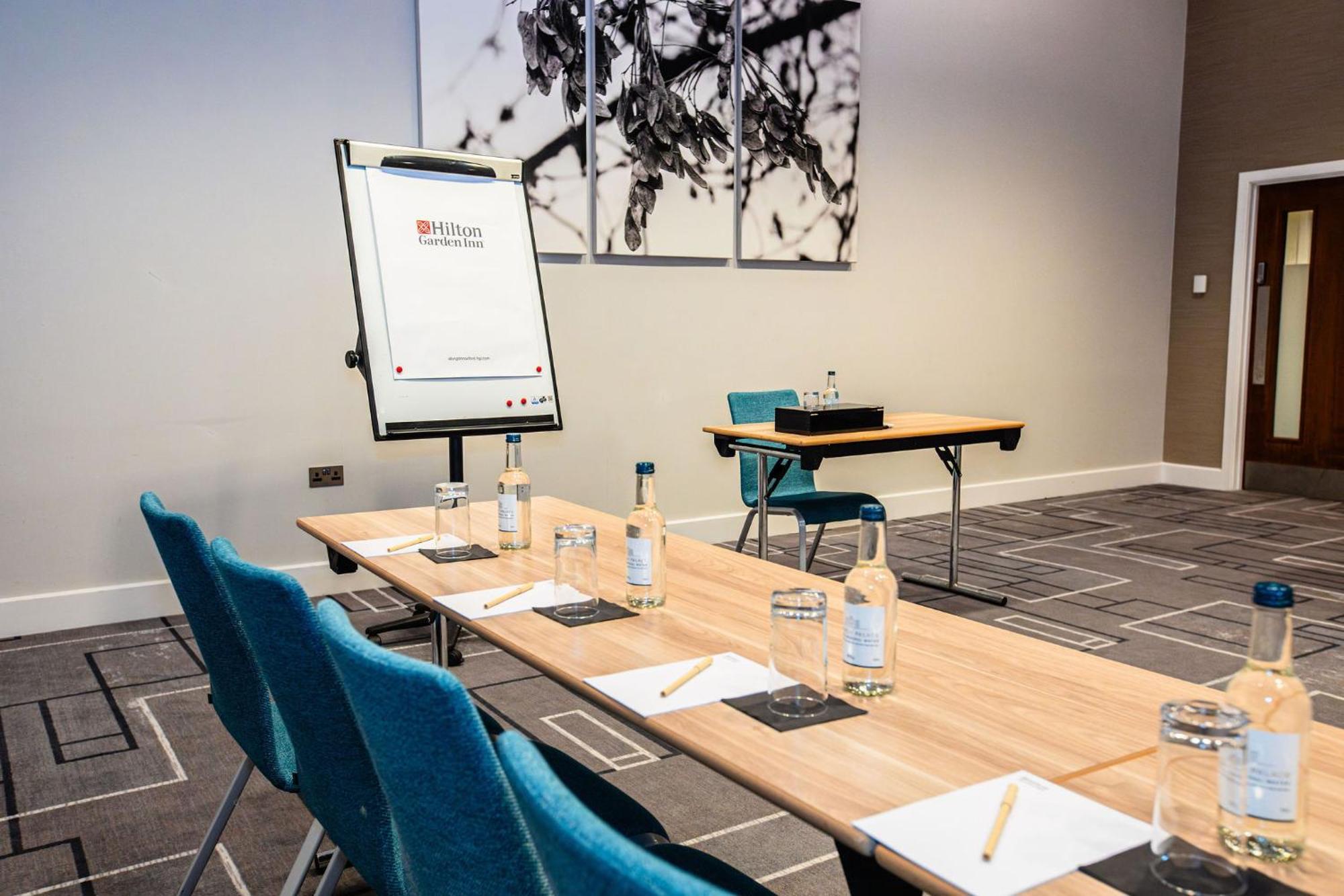 Hilton Garden Inn Abingdon Oxford Esterno foto